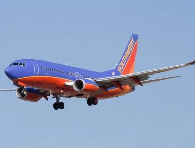 ΗΠΑ: Αεροπλάνο Boeing 737-700 πιάνει φωτιά λίγα λεπτά μετά την απογείωση (βίντεο)